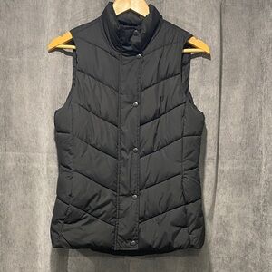 GAP Black Puffer Vest